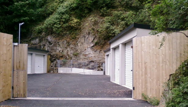 view lock up garages